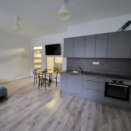Apartman Nova Bana Exteriör bild